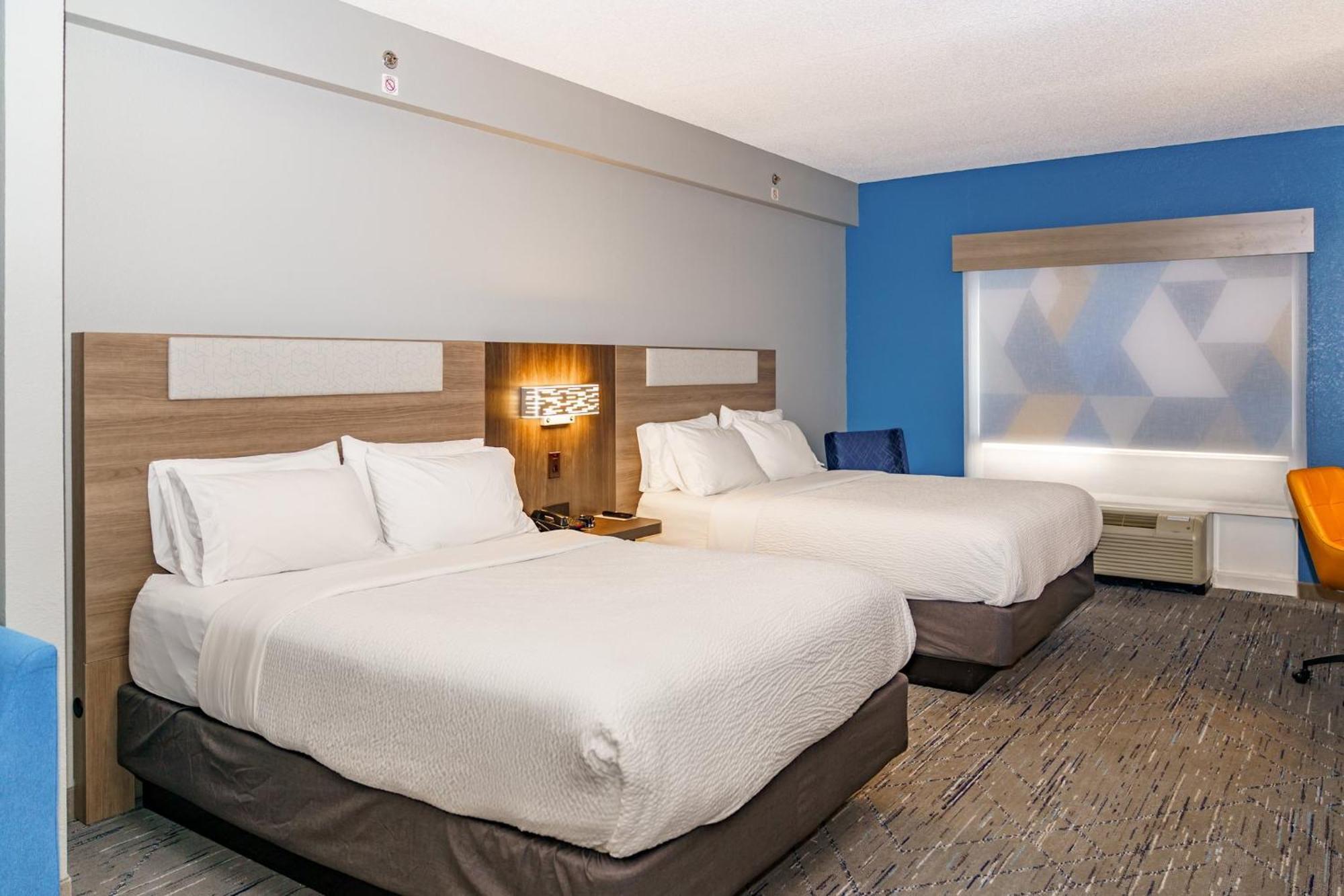 Holiday Inn Express Hotel Raleigh Southwest By Ihg Bagian luar foto