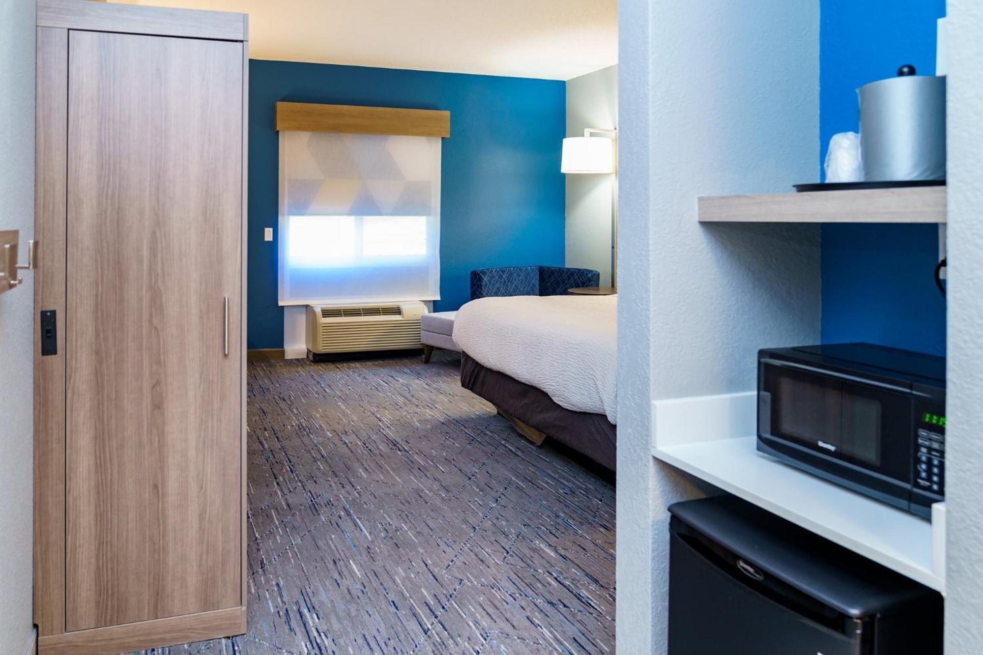 Holiday Inn Express Hotel Raleigh Southwest By Ihg Bagian luar foto