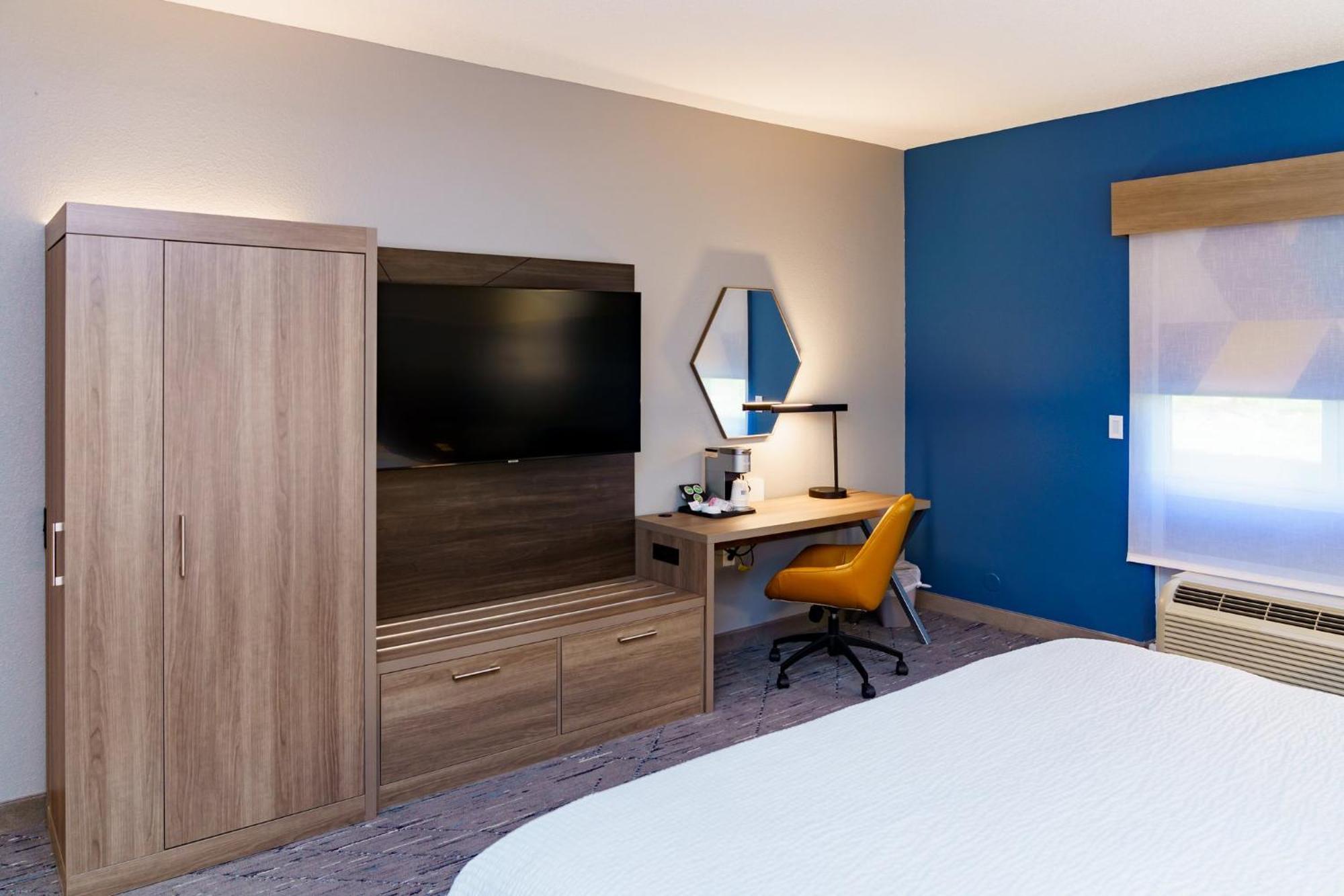 Holiday Inn Express Hotel Raleigh Southwest By Ihg Bagian luar foto