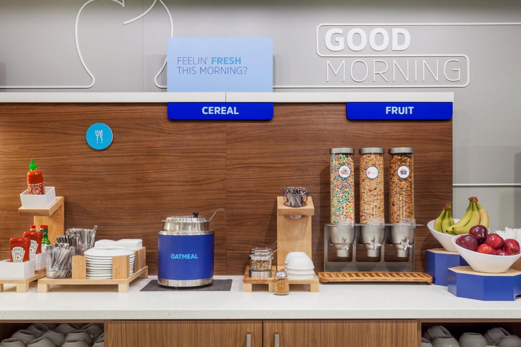 Holiday Inn Express Hotel Raleigh Southwest By Ihg Bagian luar foto