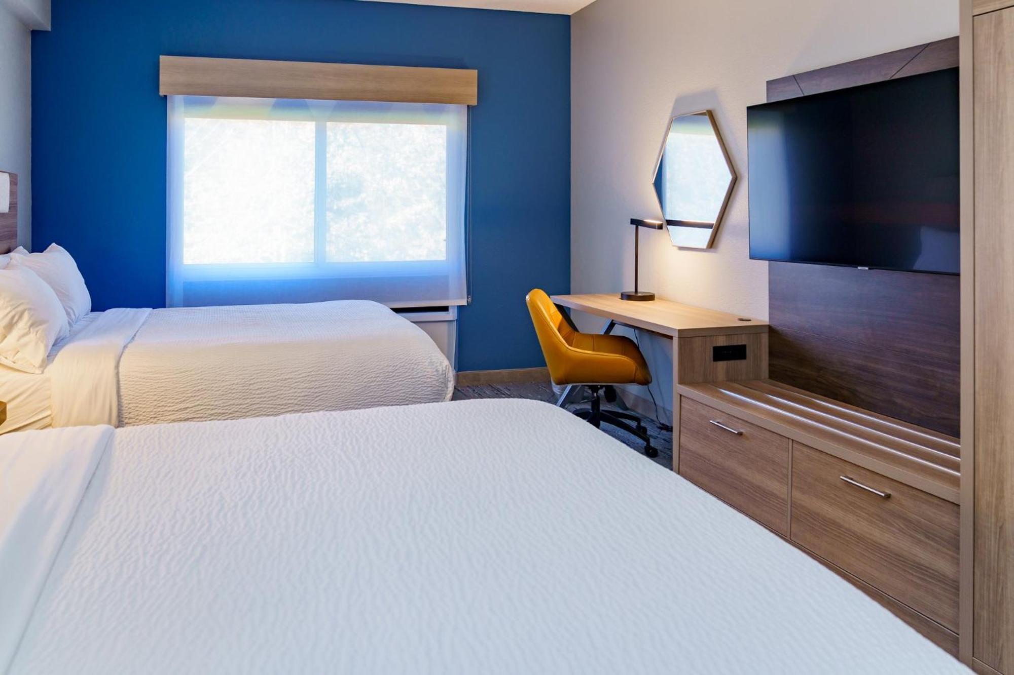 Holiday Inn Express Hotel Raleigh Southwest By Ihg Bagian luar foto