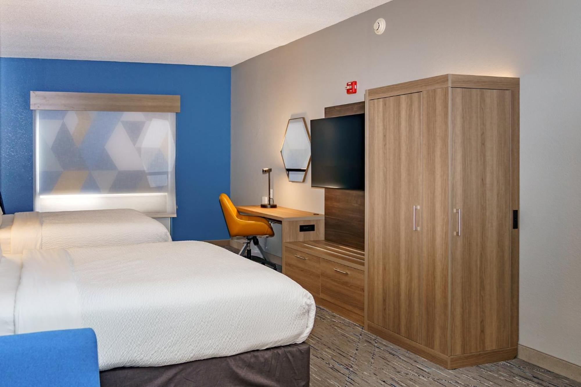 Holiday Inn Express Hotel Raleigh Southwest By Ihg Bagian luar foto
