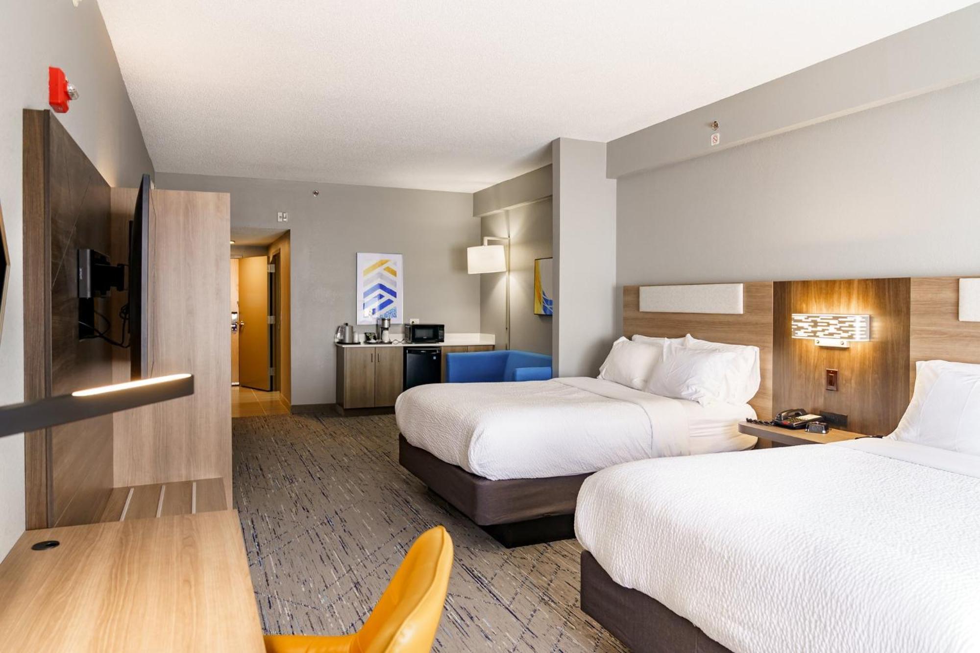 Holiday Inn Express Hotel Raleigh Southwest By Ihg Bagian luar foto