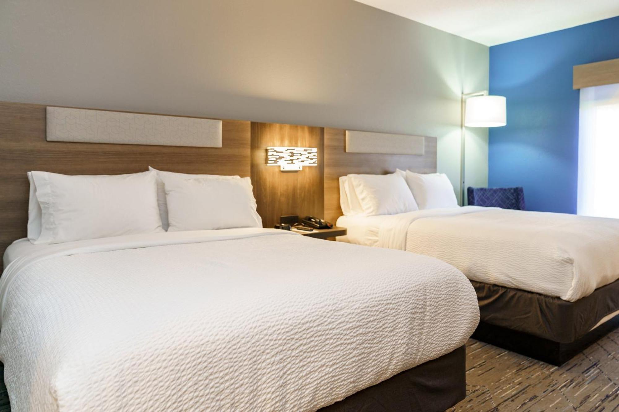 Holiday Inn Express Hotel Raleigh Southwest By Ihg Bagian luar foto