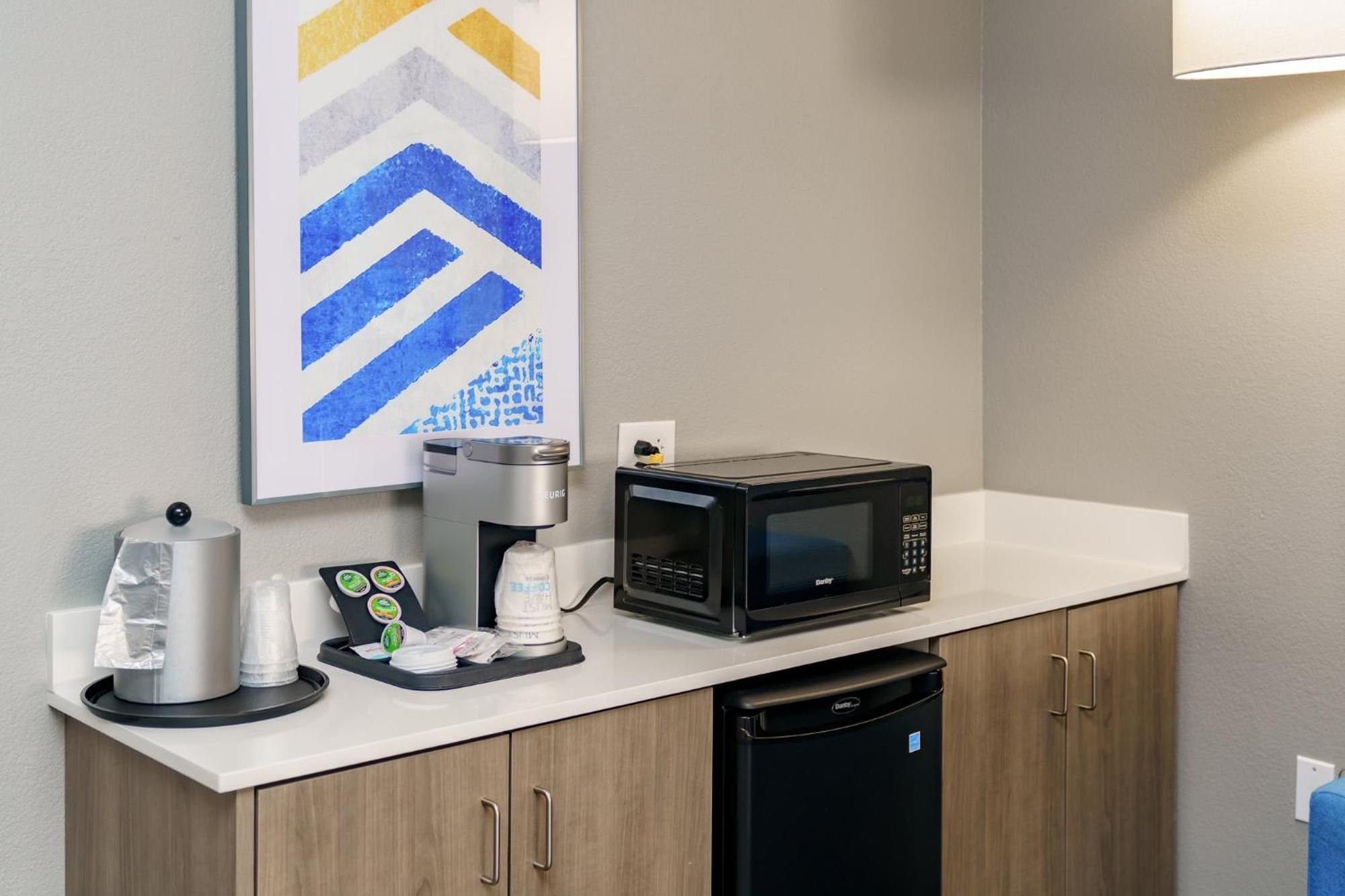 Holiday Inn Express Hotel Raleigh Southwest By Ihg Bagian luar foto